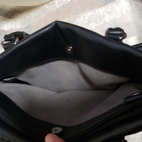 Kenneth Cole Reaction Faux Leather Black Handbag - Picture 4 of 6